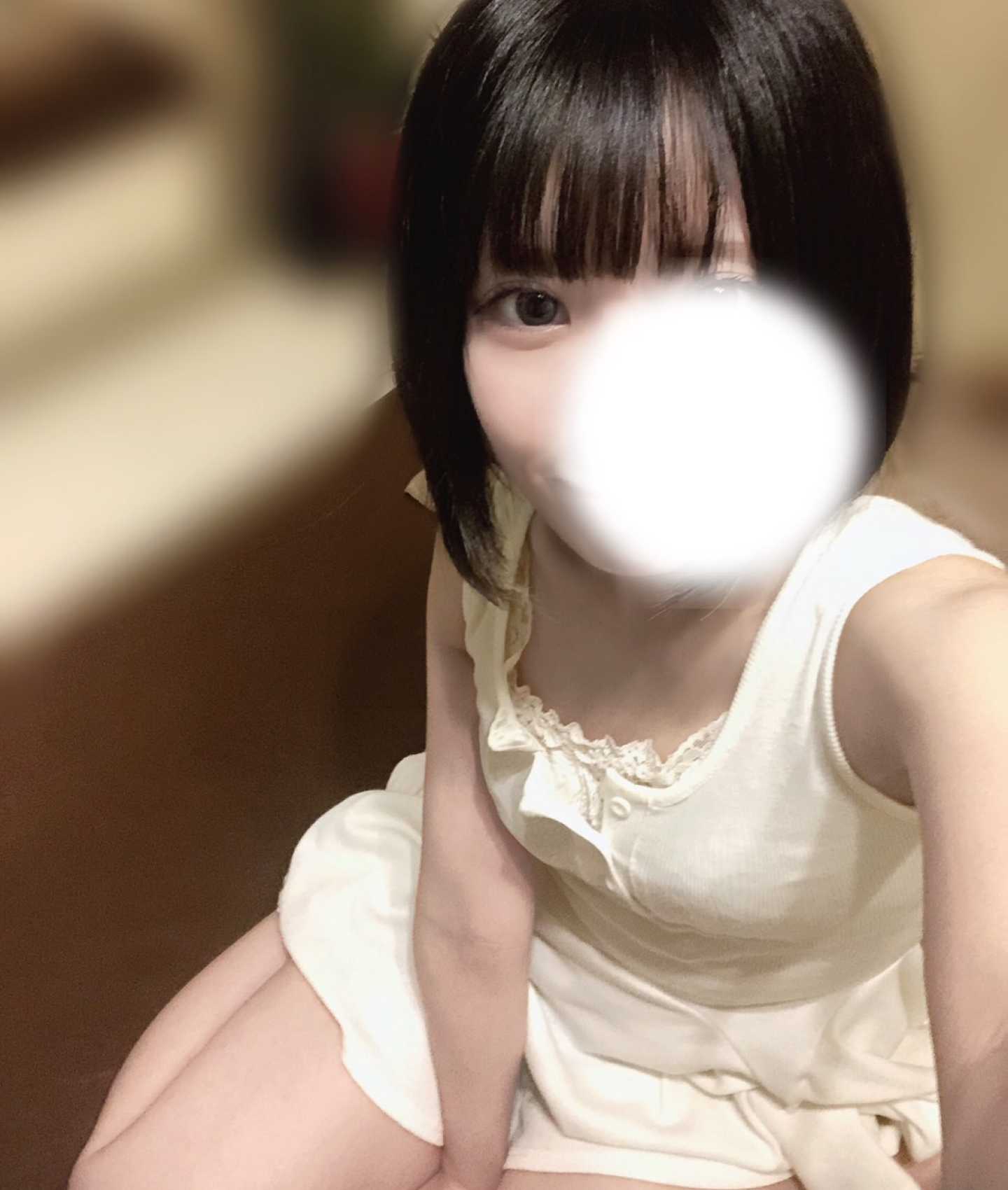 しおり♥️ 黒髪に潜む艶、密やかな快楽のひととき★新人セラピスト★